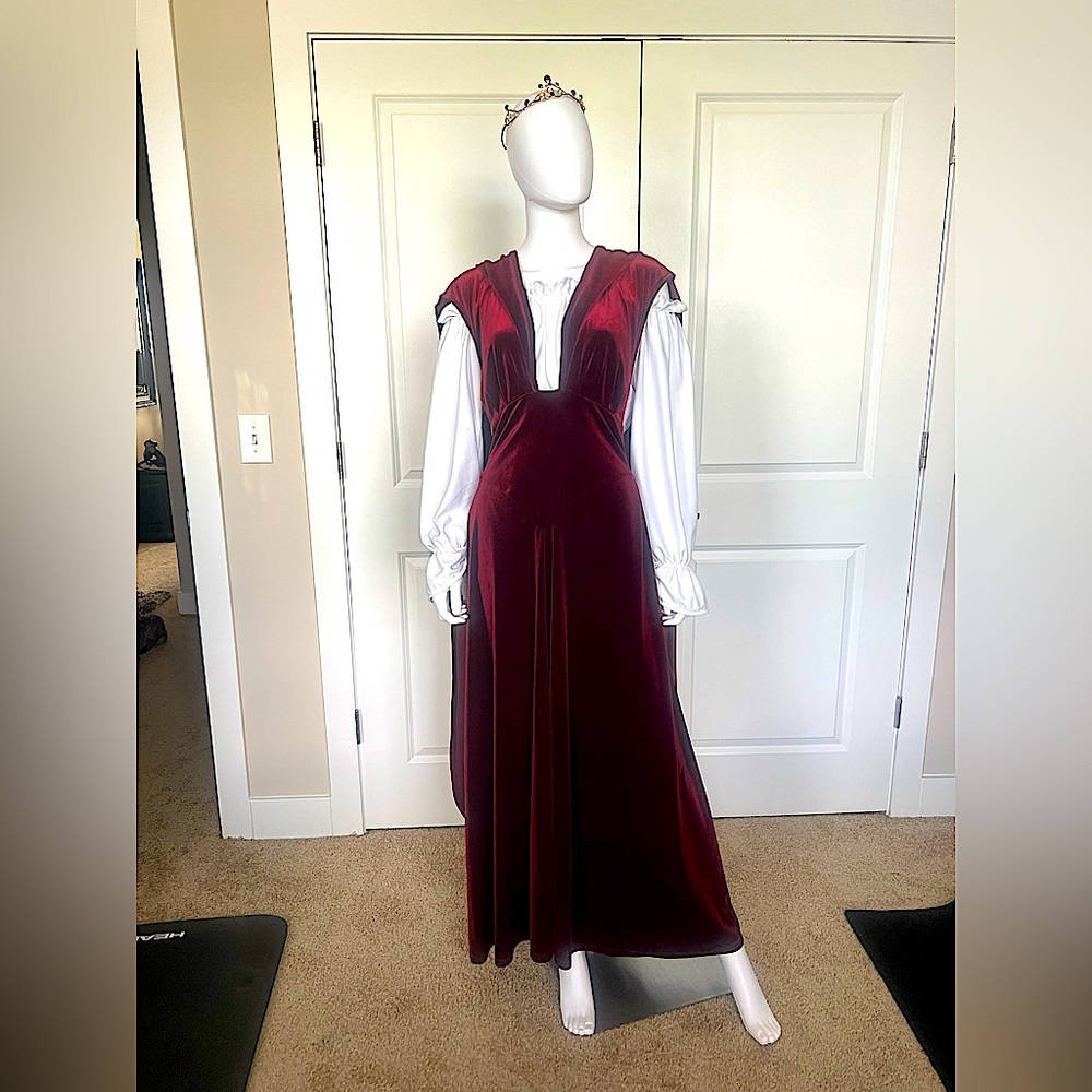 Renaissance three piece cloak and gown, with shirt and tiara.